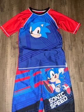 SEGA Sonic the Hedgehog Boys 2-Piece Rash Guard and Swim Trunks Set, size L